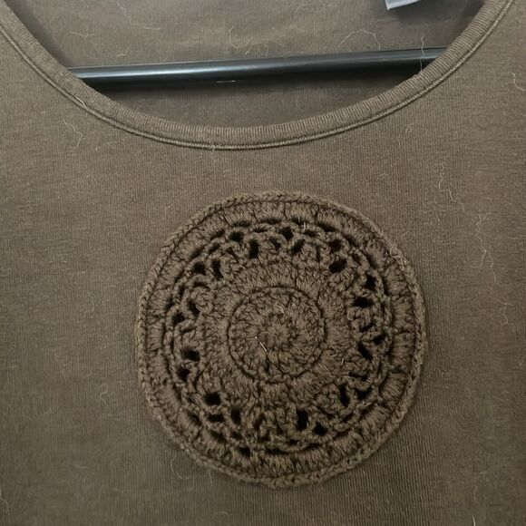 Brown embroidered mandala tee shirt - Picture 1 of 4